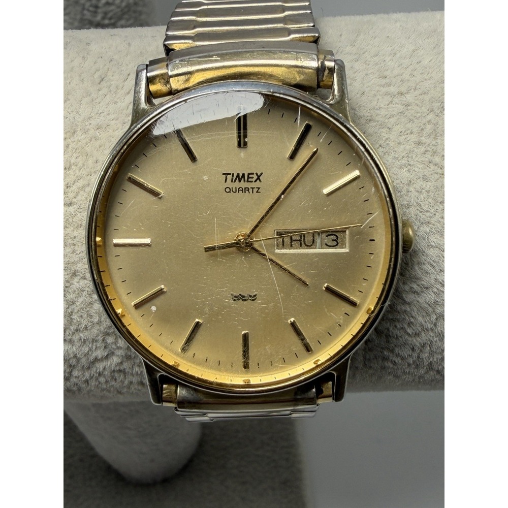 Timex Vintage Mens Watch New Battery 1993 32MM 6.25" Stretch Band LA Cell‎